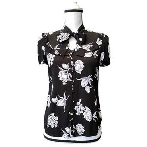 Anthropologie Maeve Button Up Floral Ruffle
Trim Blouse XS Black Short Sleeve